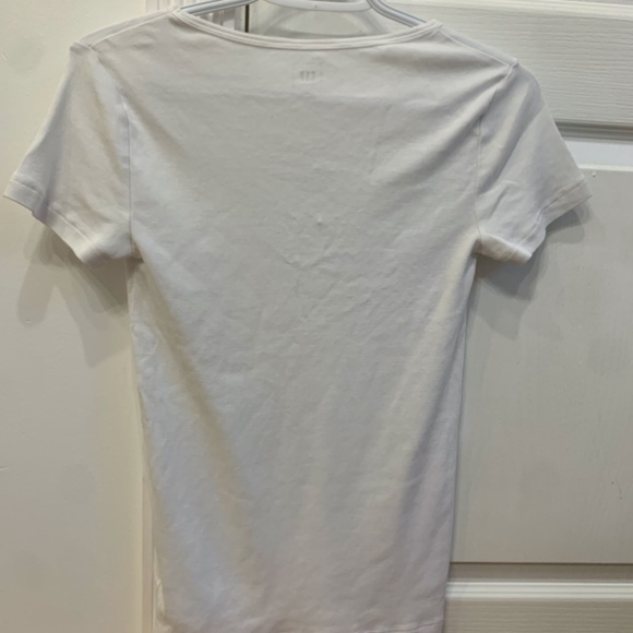 Gap Tops - Picture 5 of 6